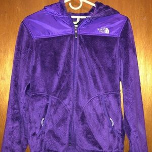 Fuzzy Light Weight NorthFace.